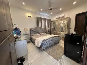 120 yard bungalow for sale in DHA Phase 8