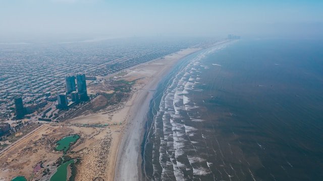Karachi is the Hub of Business