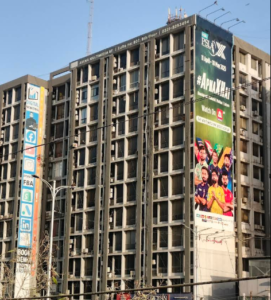 2000 sq ft office for rent in Park Avenue Shahrah-e-Faisal Karachi