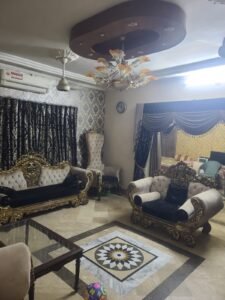 300 yard bungalow for sale in DHA Phase 4 Karachi