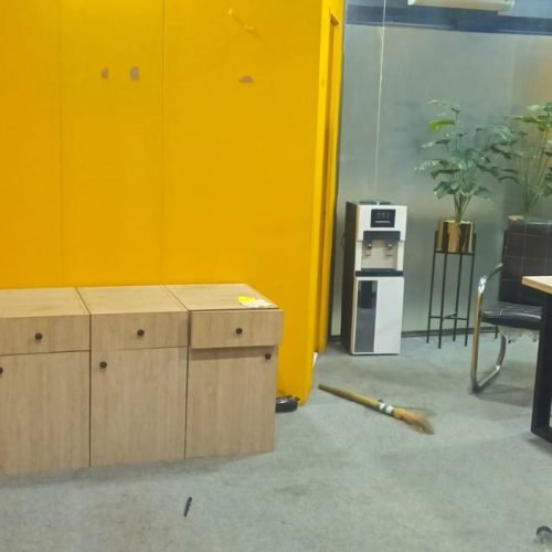 1400 sqft Furnished office in Bukhari Commercial (1)