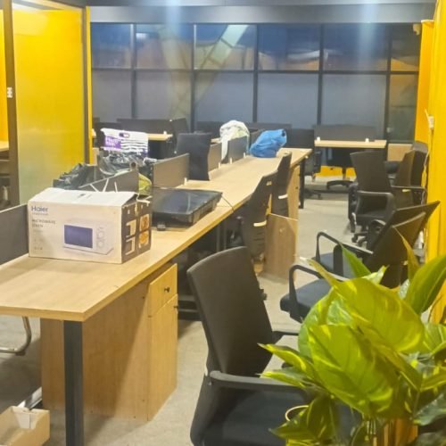 1400 sqft Furnished office in Bukhari Commercial (2)