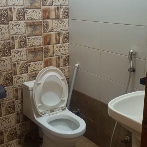 1400 sqft Furnished office in Bukhari Commercial (4)