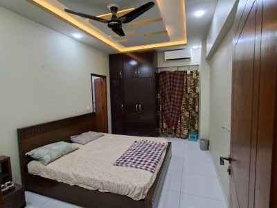 3 bed flat for rent in DHA Bukhari Commercial