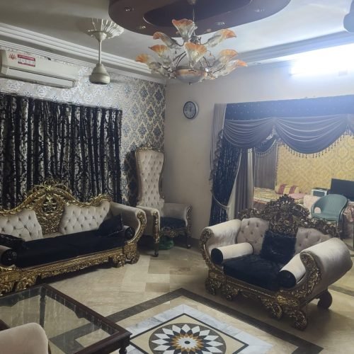 300 yard bungalow for sale in DHA Phase 4 Karachi