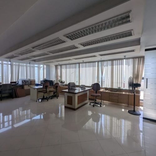 4200 Sq Ft Penthouse Office for Rent in Clifton Block 9