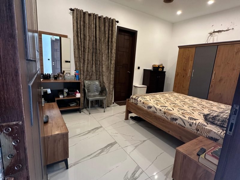 120 yard bungalow for sale in DHA Phase 8