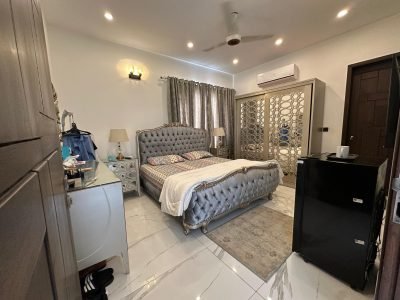 120 yard bungalow for sale in DHA Phase 8