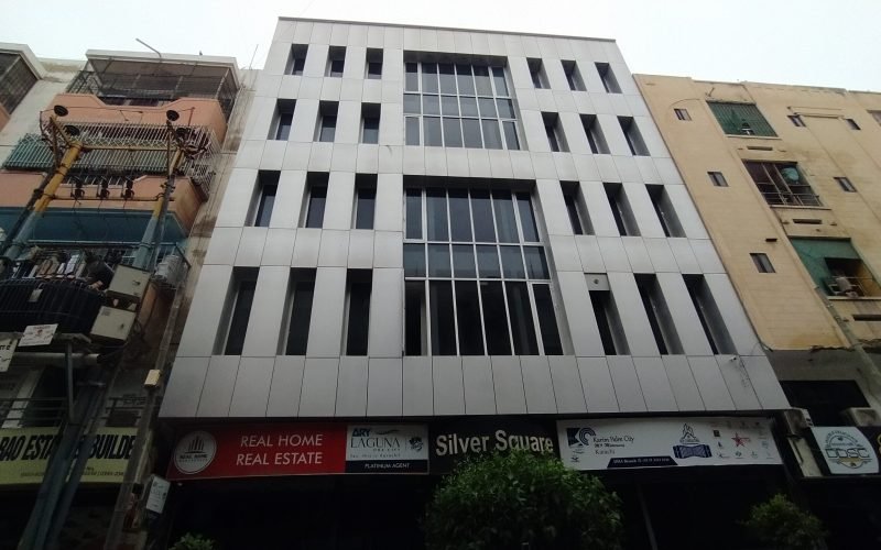 Modern furnished office for sale in Tauheed Commercial DHA Phase 5 – 1050 SQFT with lift and glass elevation