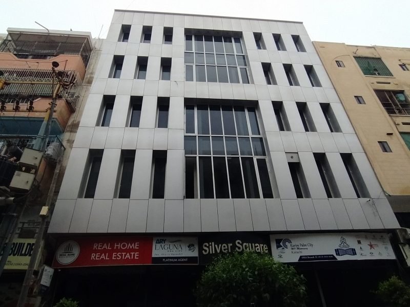 Modern furnished office for sale in Tauheed Commercial DHA Phase 5 – 1050 SQFT with lift and glass elevation