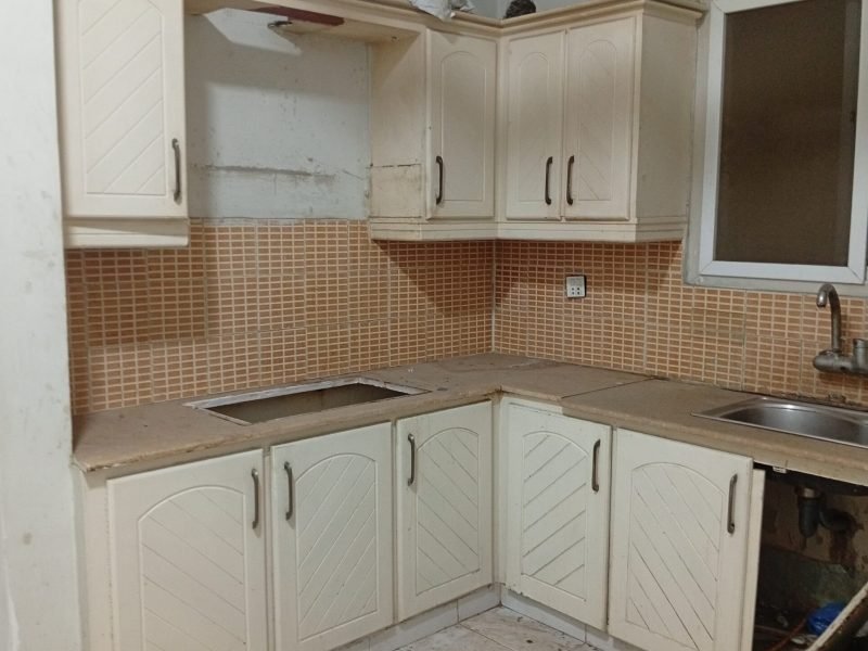 Nishat apt 12