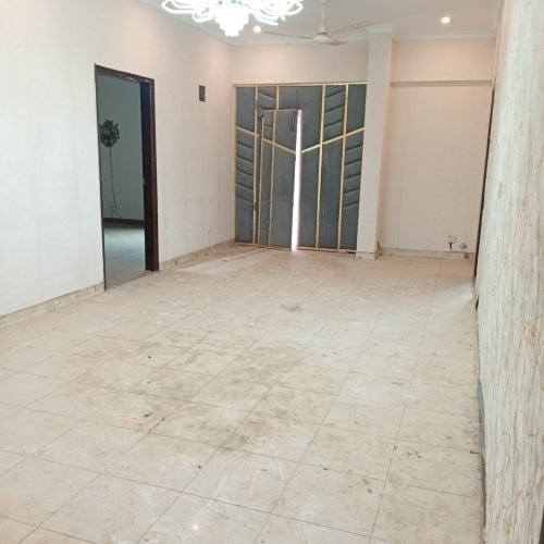 3 bed full floor apartment for rent in Big Nishat Commercial