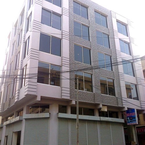 480 sq ft commercial office for rent in Tauheed Commercial, Phase 5, DHA Karachi. 3rd floor, wooden partition, balcony, tile floor. Rent: PKR 35,000.