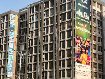 2000 sq ft office for rent in Park Avenue Shahrah-e-Faisal Karachi